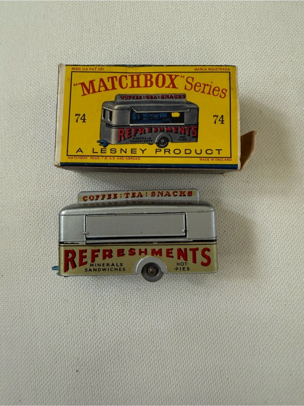 NIB Vintage Lesney Matchbox MB74a Mobile Canteen w/ ORIGINAL B4 Type Box